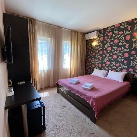 Gosti Hotell Odessa Eksteriør bilde