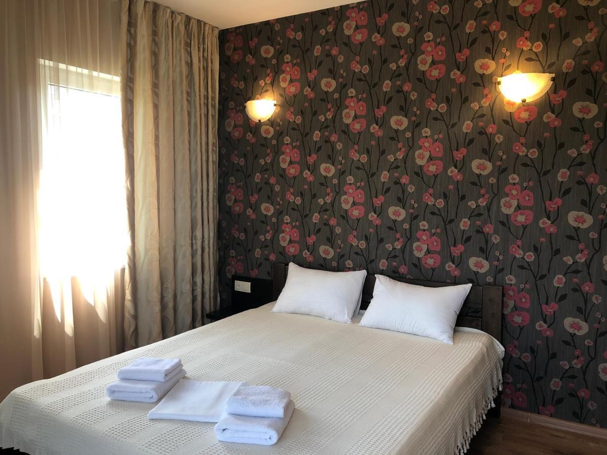 Gosti Hotell Odessa Eksteriør bilde