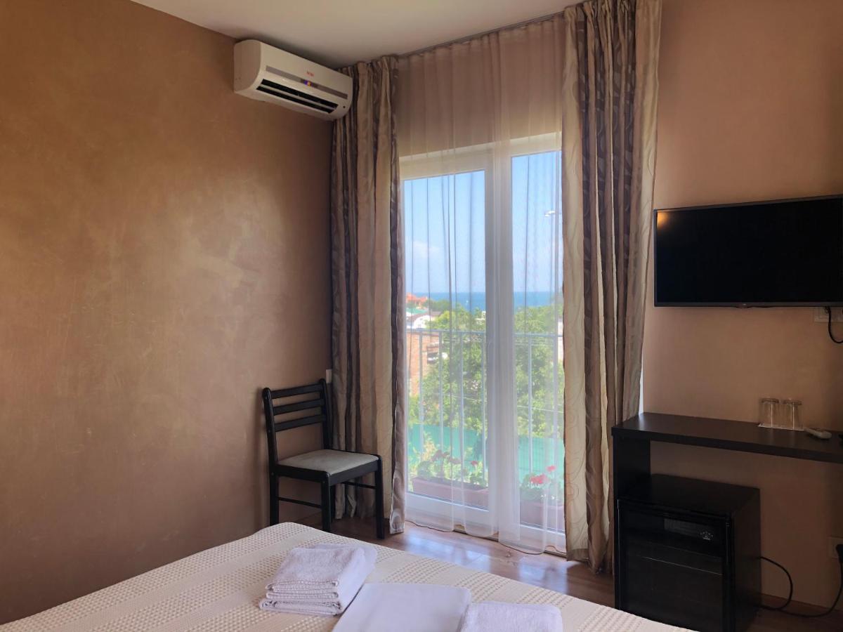 Gosti Hotell Odessa Eksteriør bilde