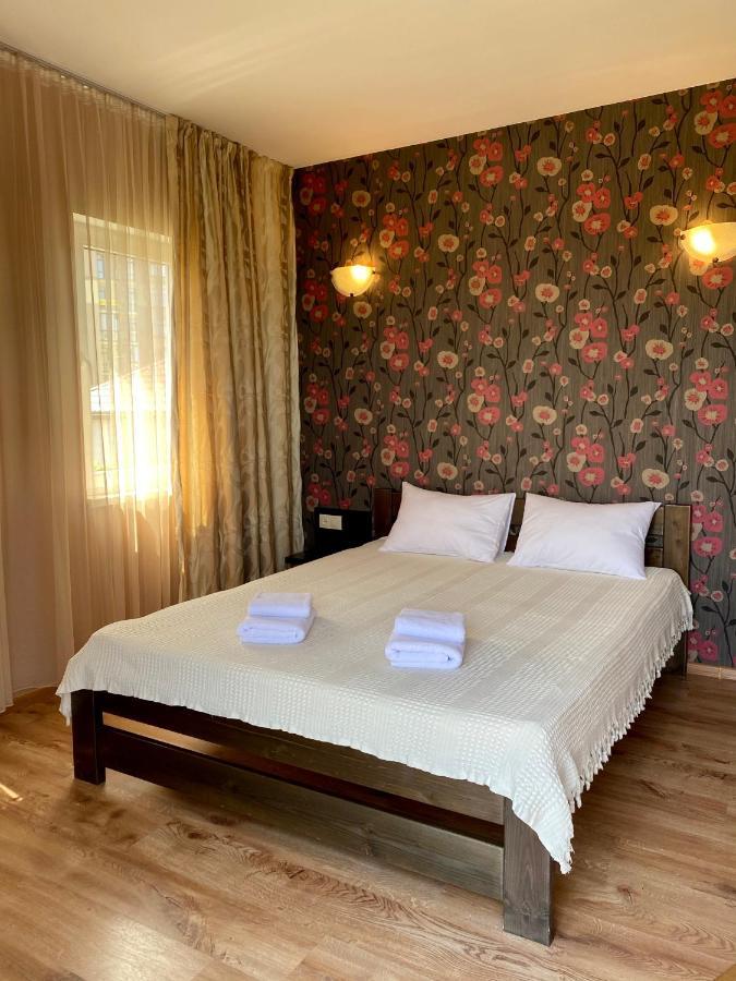 Gosti Hotell Odessa Eksteriør bilde