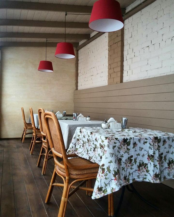 Gosti Hotell Odessa Eksteriør bilde